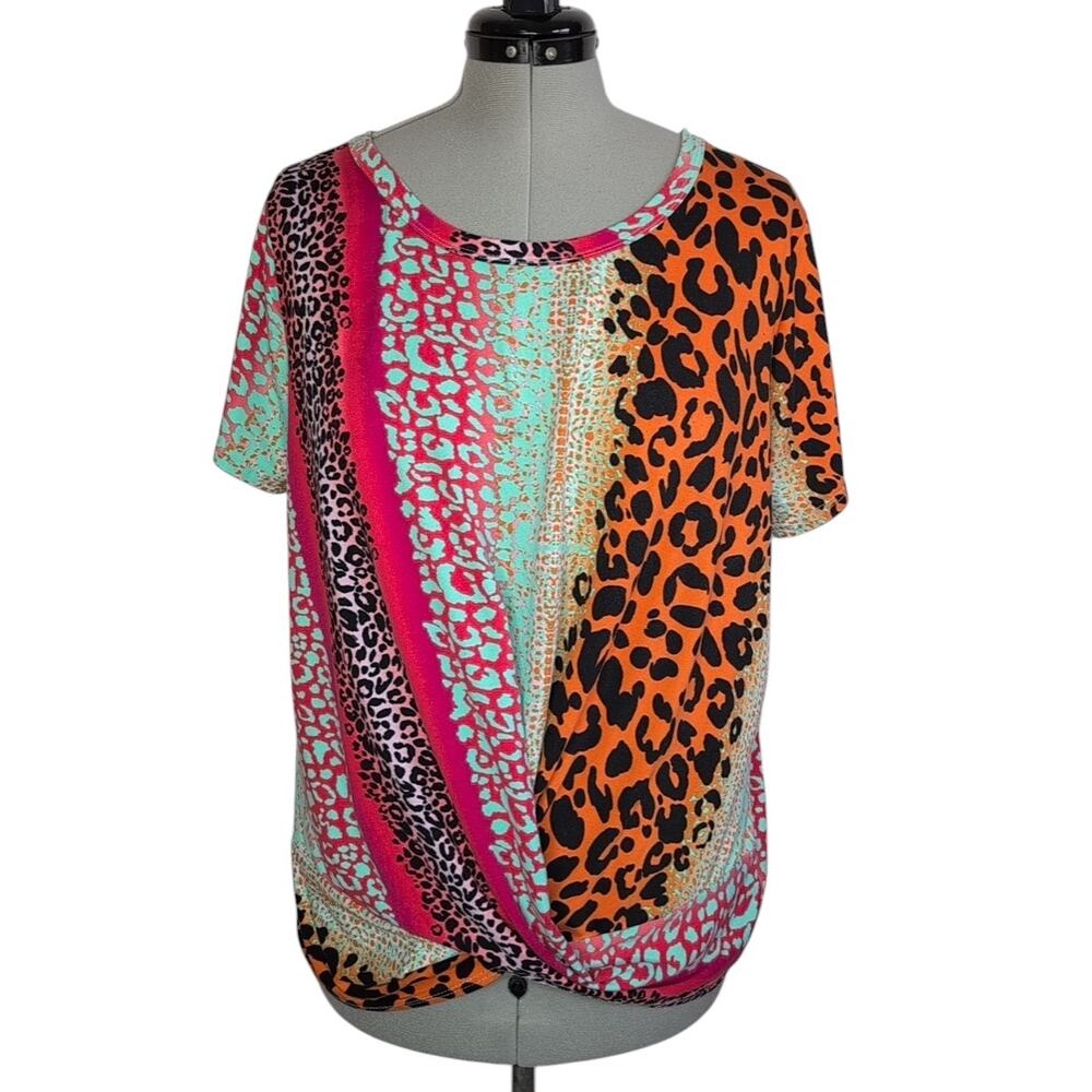 Vibrant Love J Twist Front Short Sleeve T-shirt Women's 2X Statement Piece Artsy